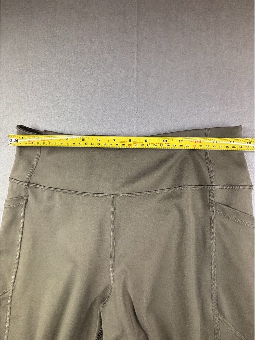 Victoria's Secret Seneca Rock Tan Pocket Leggings L/G Short High Rise VS Sport - Picture 7 of 7
